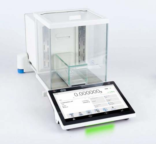 Cân vi lượng XA 5Y.MAS để cân stent